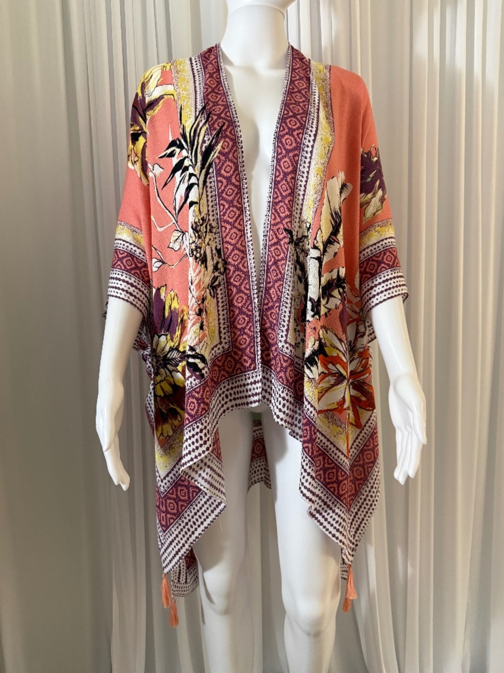 Vince Camuto Peach Floral Print Ruana Kimono Wrap NWT | Missy